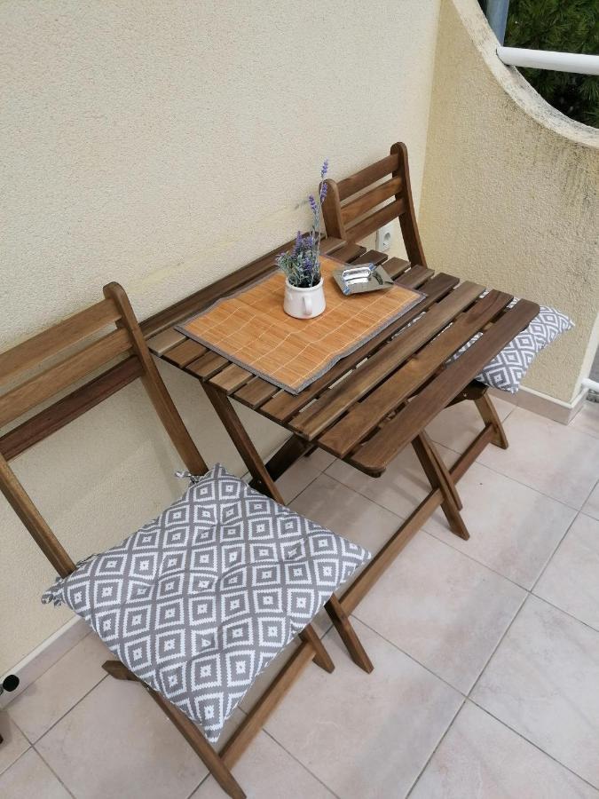 Apartment By The Beach Primošten Exterior foto